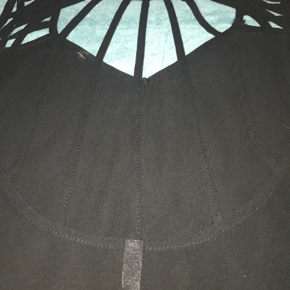 Love brand semi open back blouse - Picture 4 of 4